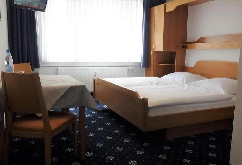 Номер Стандарт, Zur Traube