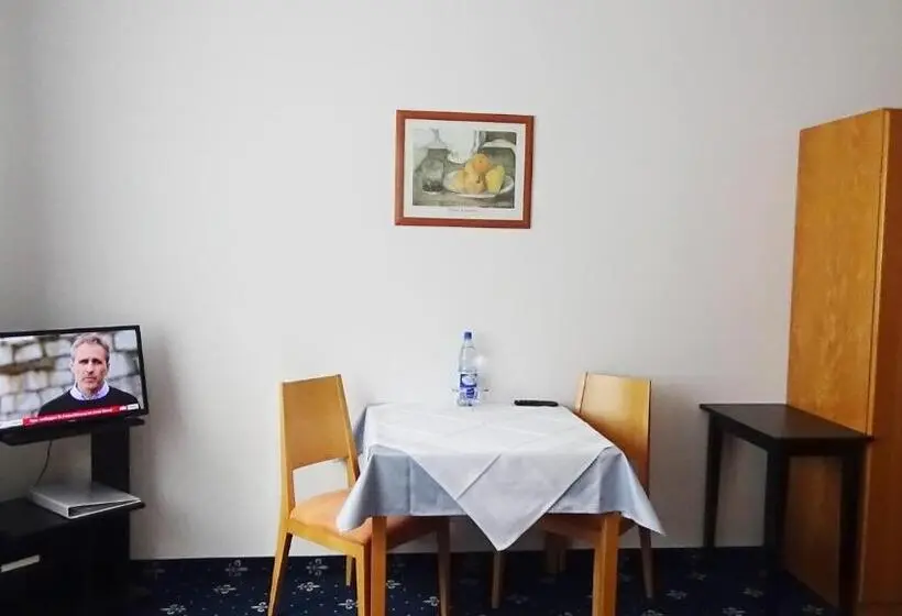 Standard Kolmen Hengen Huone, Zur Traube