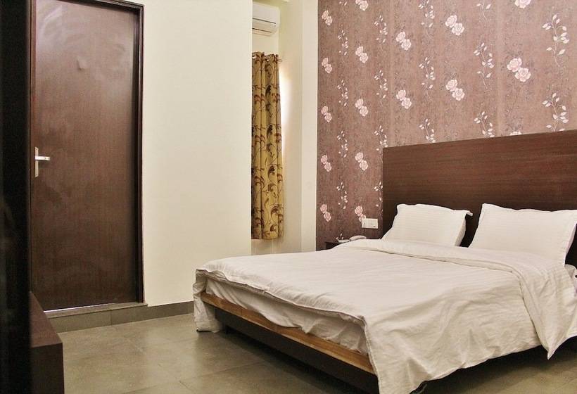 行政房间, Adhunik Hotel Behror