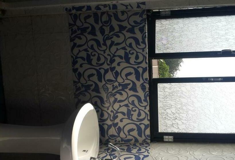 标准间, Asia Lodge