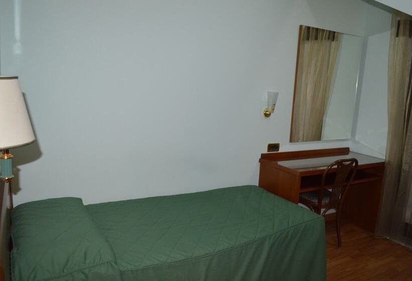 Camera Standard Individuale, Canadian