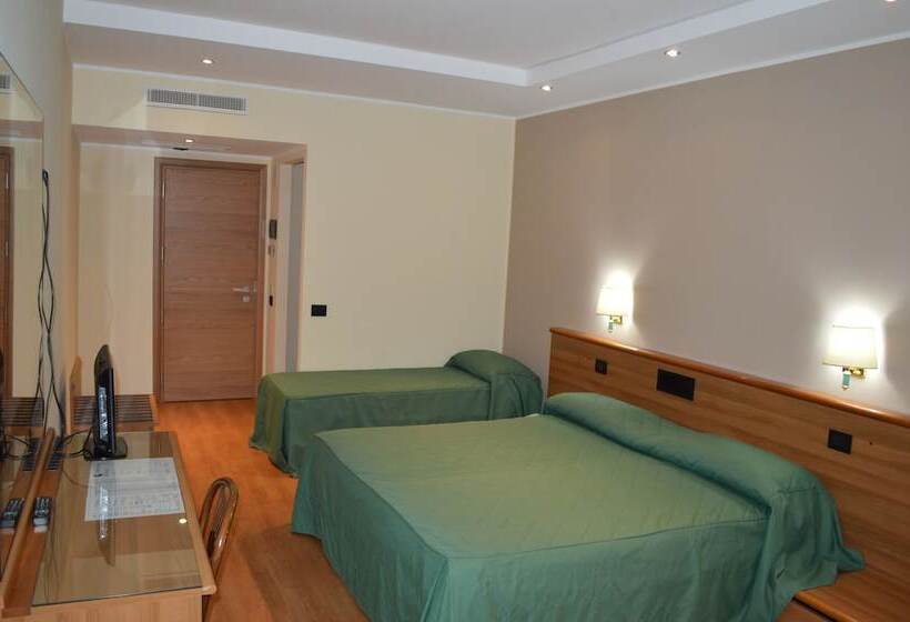 Camera Standard, Canadian