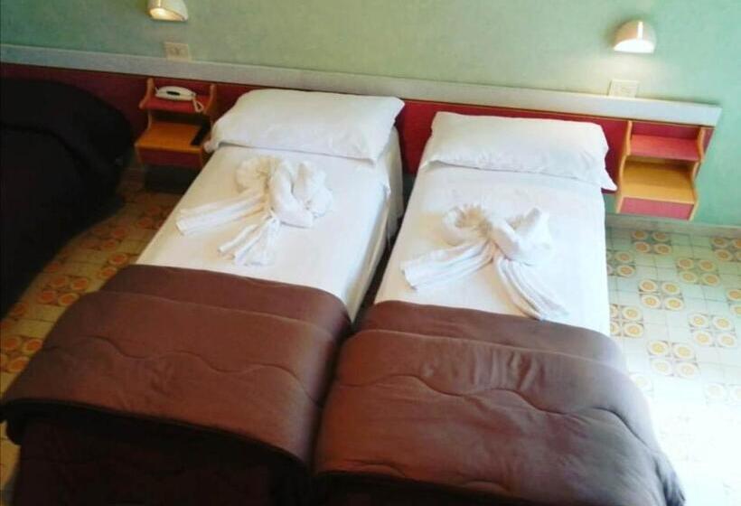 스탠다드 트리플 룸, Elvira Fiuggi