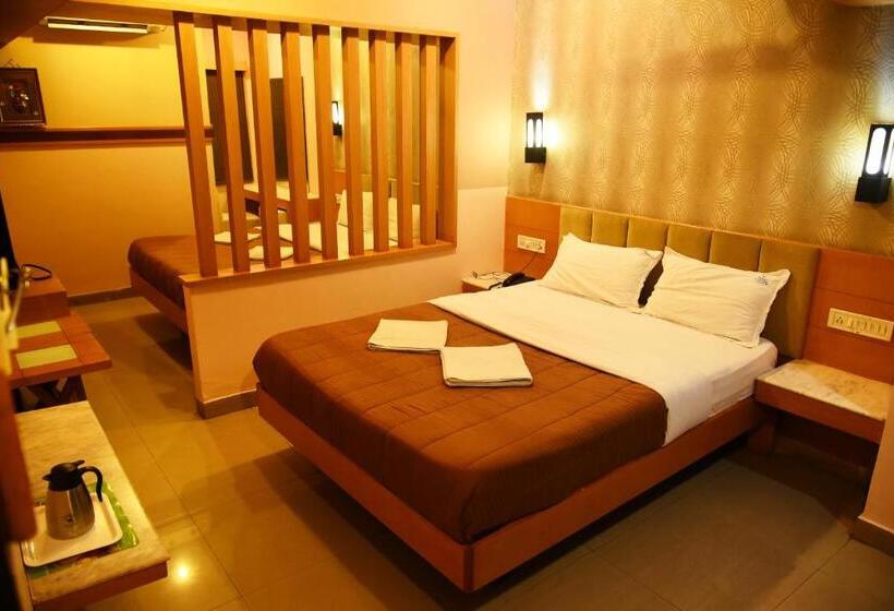 Quarto Quádruplo Estandar, Grand Choice