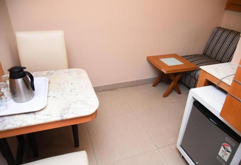 Economy Triple Room, Grand Choice