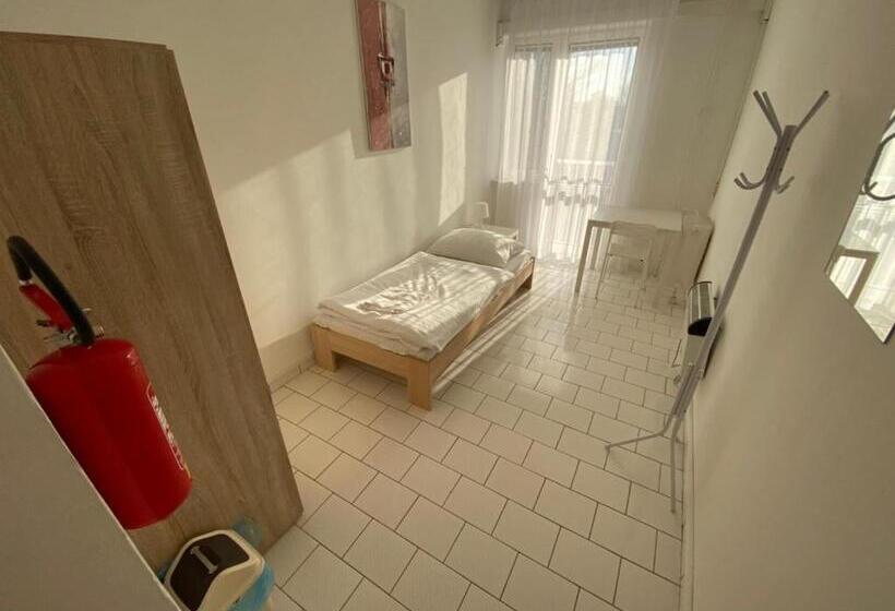 חדר סטנדרד יחיד חדר אמבטיה משותף, Ubytovna Kubra