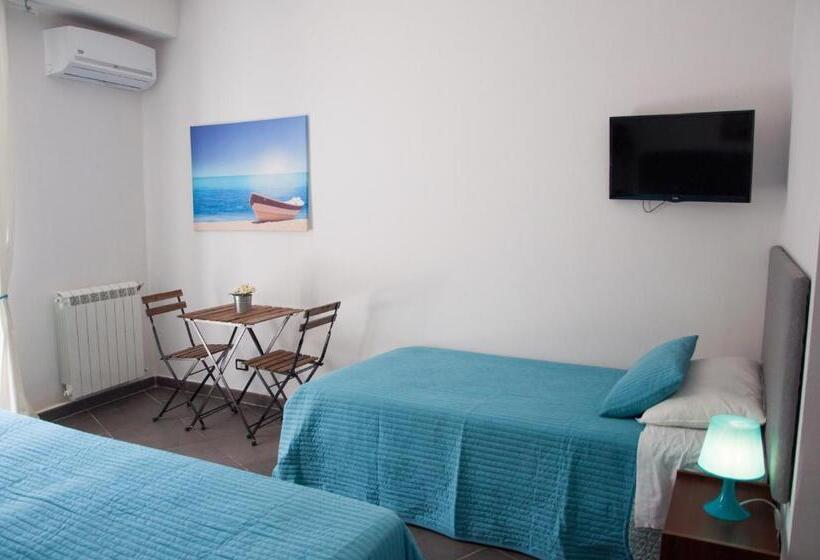 Standard Triple Room with Terrace, B&b La Scala