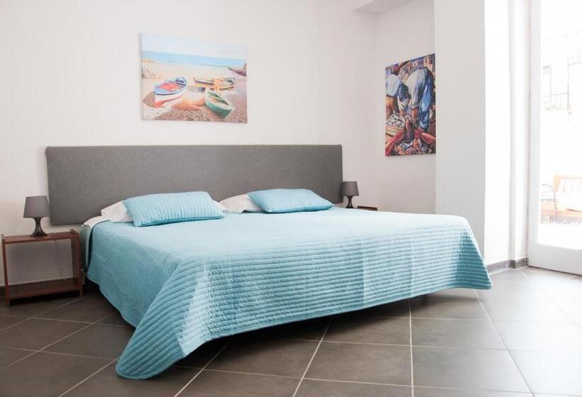 Standard Triple Room with Terrace, B&b La Scala