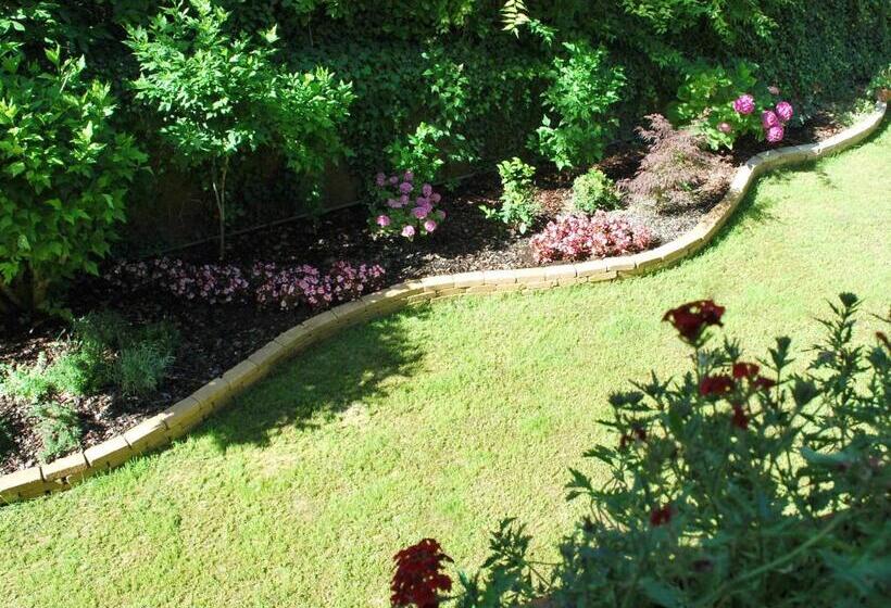 اتاق استاندارد با چشم‌انداز باغ, B&b Villa Paradiso