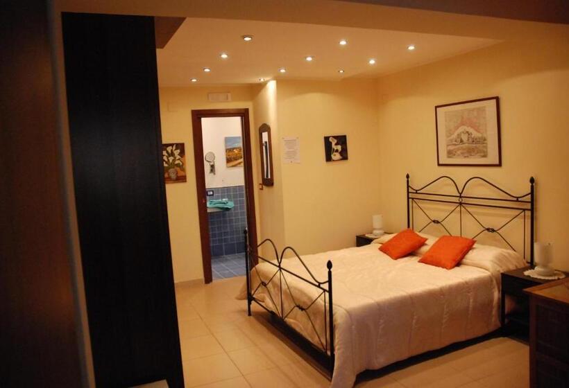 اتاق لوکس, Garden On The Sea