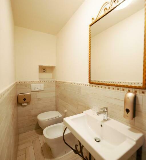 غرفة قياسية مزوَّدة بشُرفة, Magnolia