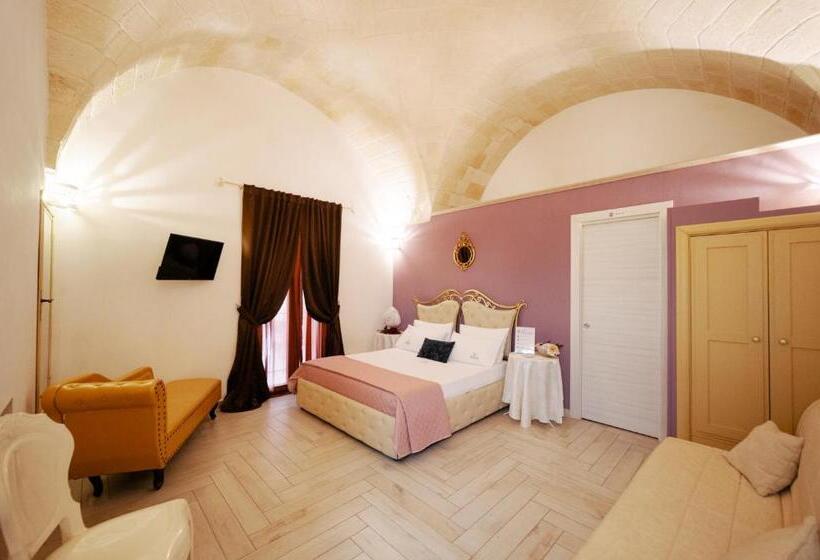 غرفة قياسية مزوَّدة بشُرفة, Magnolia