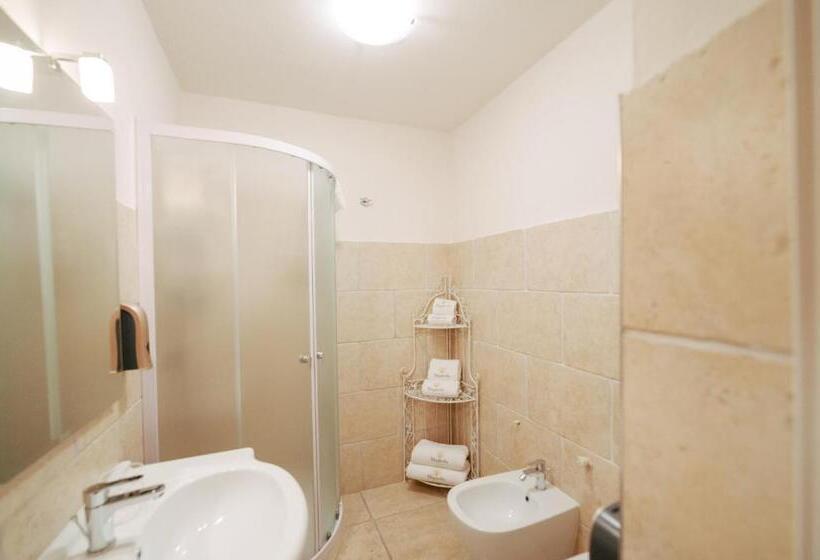 غرفة قياسية, Magnolia