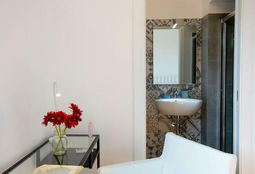 Номер Стандарт Вид на Сад, Poggio Di Mare