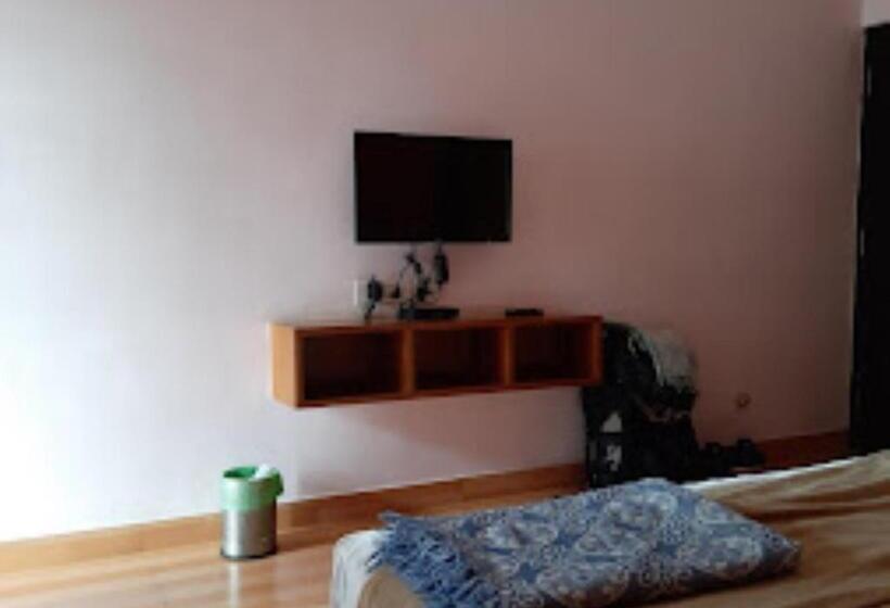 اتاق استاندارد سه نفره, Akshaya Palace Inn