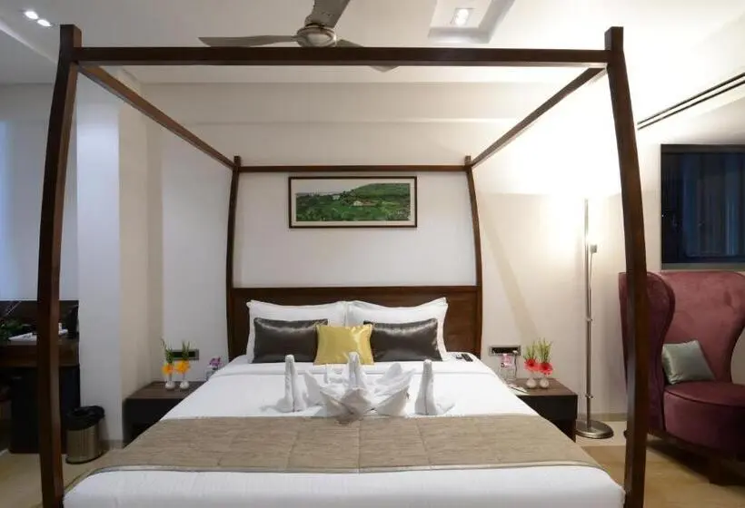 Suite, Maple Ivy