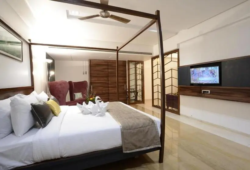 Suite, Maple Ivy