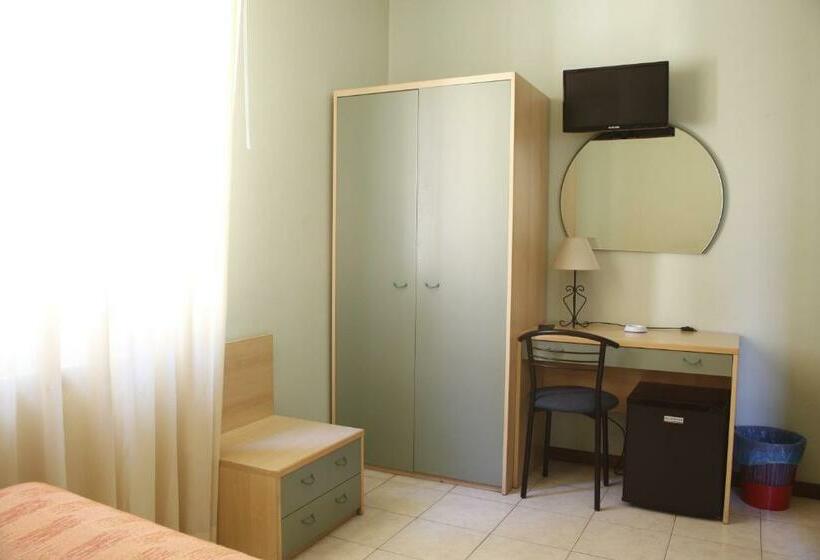 غرفة قياسية فردية, Narnia