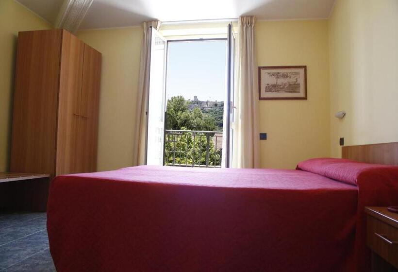 غرفة قياسية مزوَّدة بشُرفة, Narnia