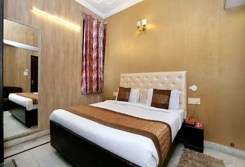 Deluxe-huone, Sallow International