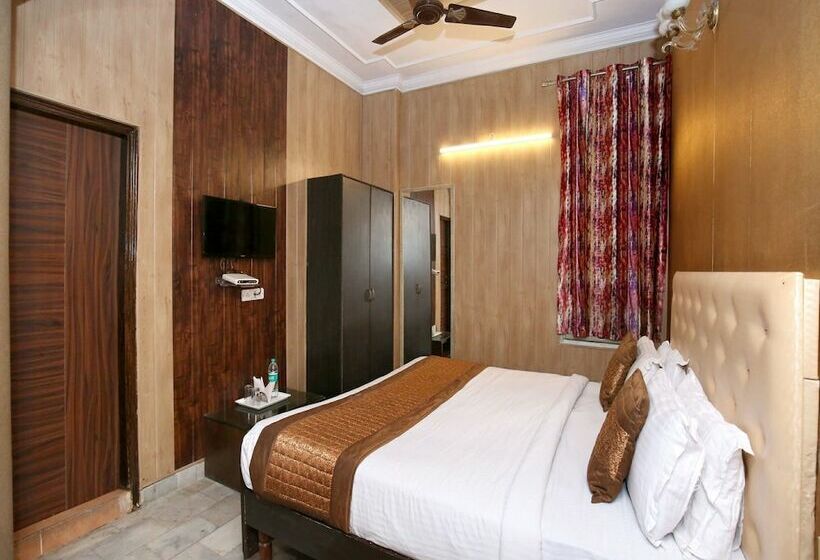 Deluxe Zimmer, Sallow International