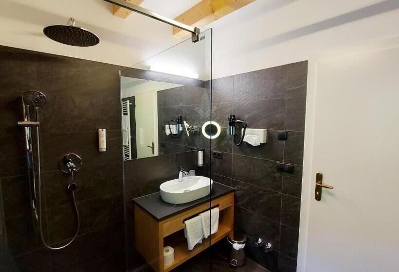 חדר דלוקס, Schopfenhof