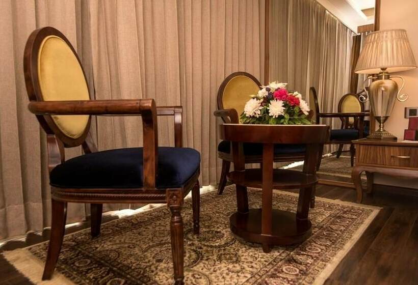 デラックスルーム, Shakun Hotels And Resorts