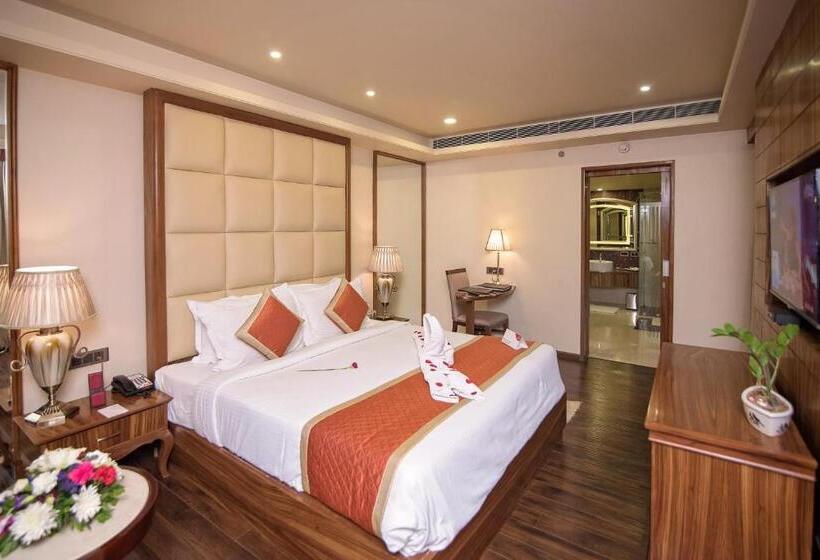 デラックススイート, Shakun Hotels And Resorts