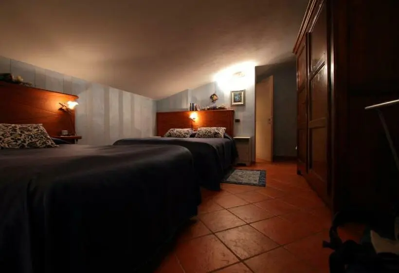 Perhehuone, B&b Torre In Langa