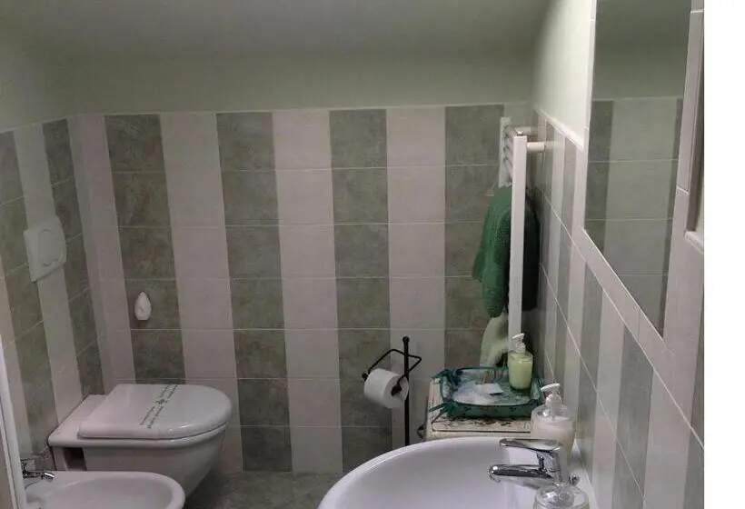Perhehuone, B&b Torre In Langa