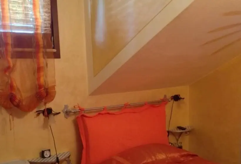 Basic-huone, B&b Torre In Langa