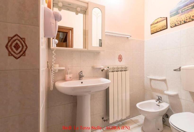 غرفة قياسية مزوَّدة بشُرفة, Casa Albergo La Terza Stella