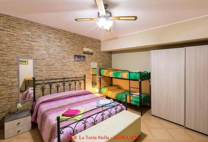 غرفة قياسية رباعية مزودة بشُرفة, Casa Albergo La Terza Stella