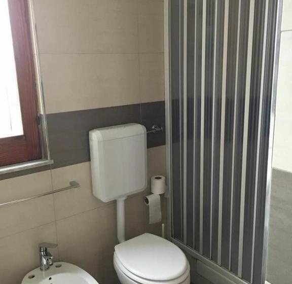 غرفة قياسية رباعية مزودة بشُرفة, Casa Albergo La Terza Stella