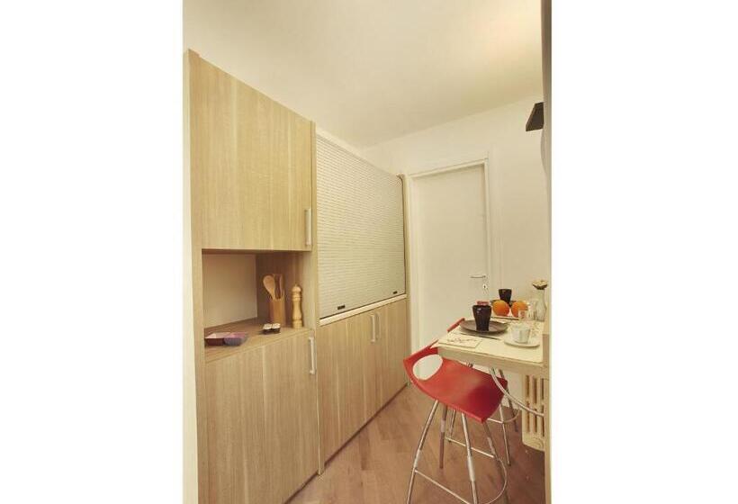 استودیوی استاندارد, Residenze Portacastello