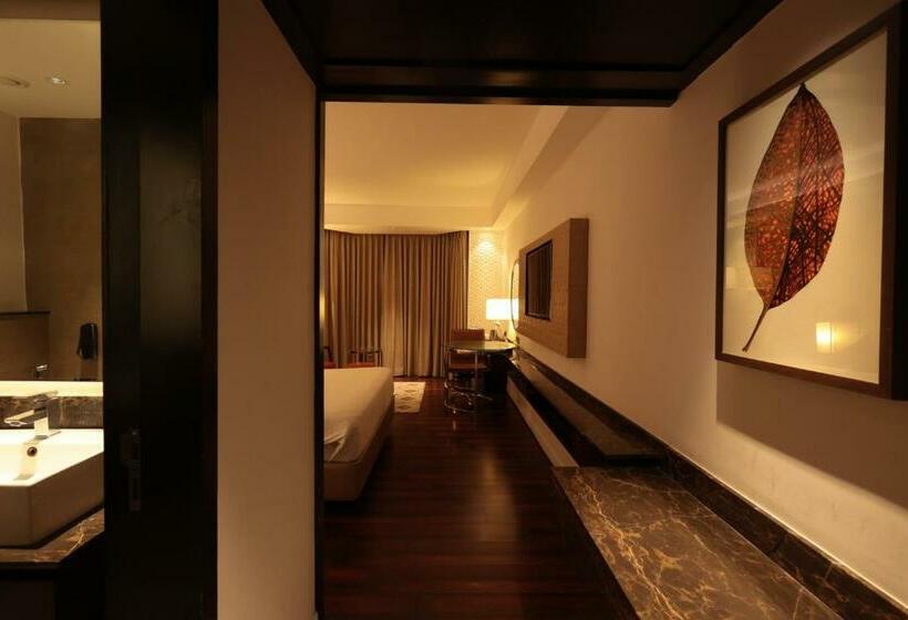 클럽 룸, Cenneys Gateway