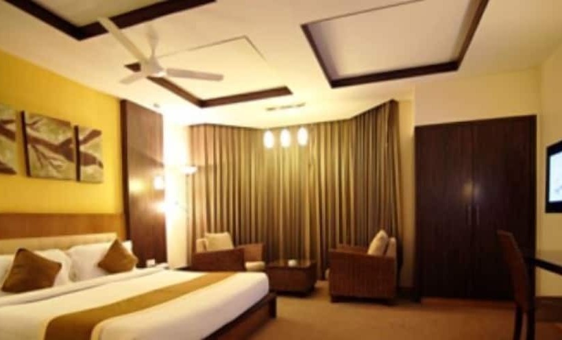 클럽 룸, Cenneys Gateway