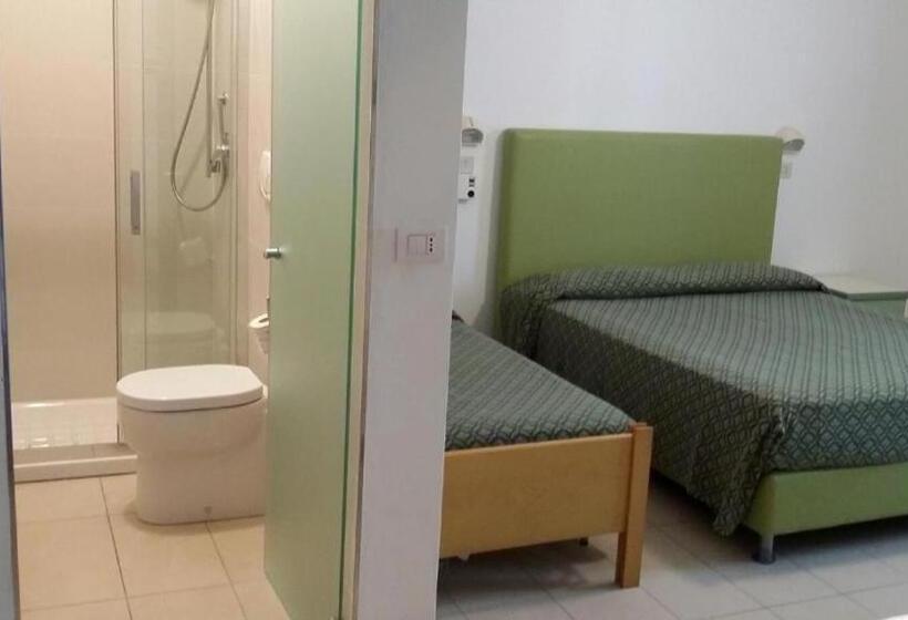 经济四人房间, Matteo