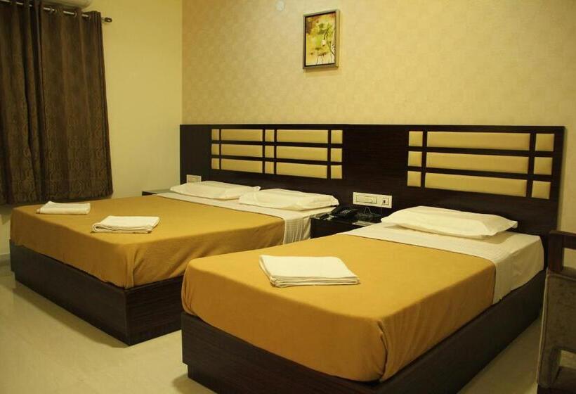 エクゼクティブトリプル, M.p. Temples Inn