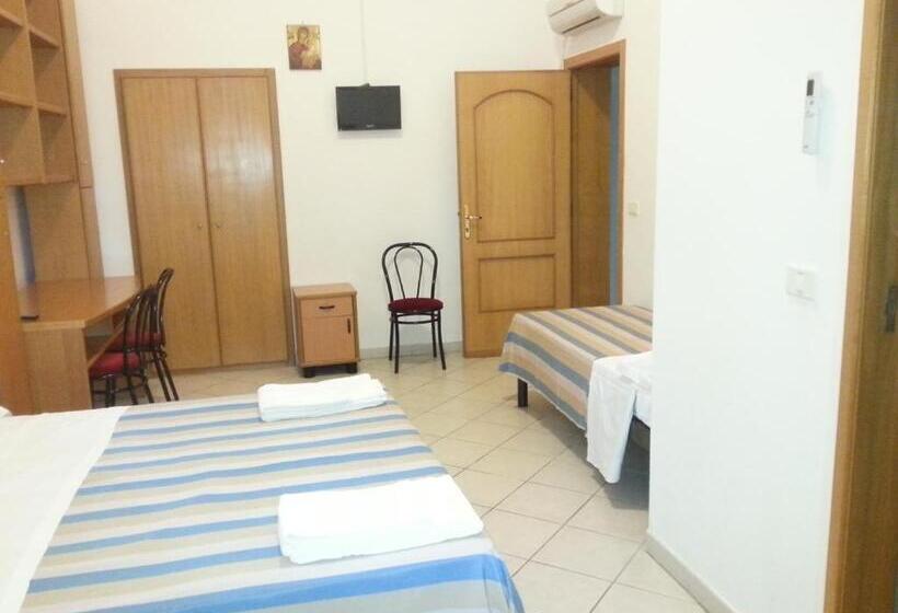 غرفة قياسية ثلاثية, Casa Per Ferie Sacro Cuore