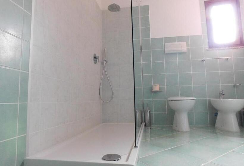 חדר סטנדרט, Sale