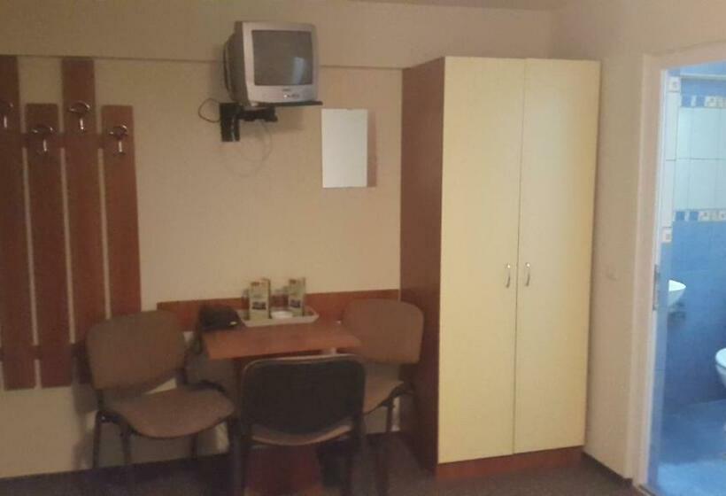 חדר אקונומי לארבעה, Complex Europa L.g