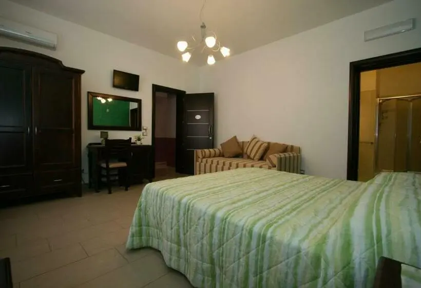 Comfort Kolmen Hengen Huone, Baia Santa Margherita B&b