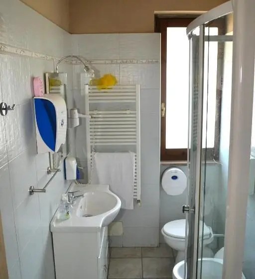 اتاق استاندارد چهار تخته, B&b Bed& Fly   Mamma Mia
