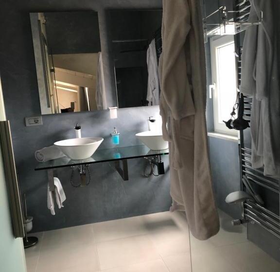 جناح جونيور مزوَّد بشرفة, B&b Borgo Marina