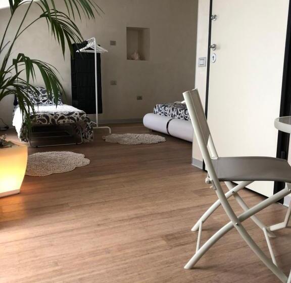 جناح جونيور مزوَّد بشرفة, B&b Borgo Marina