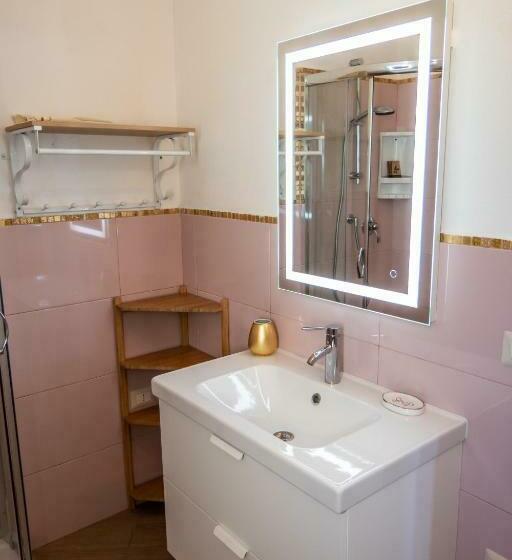 חדר סטנדרט לארבעה, B&b Giglio Di Mare