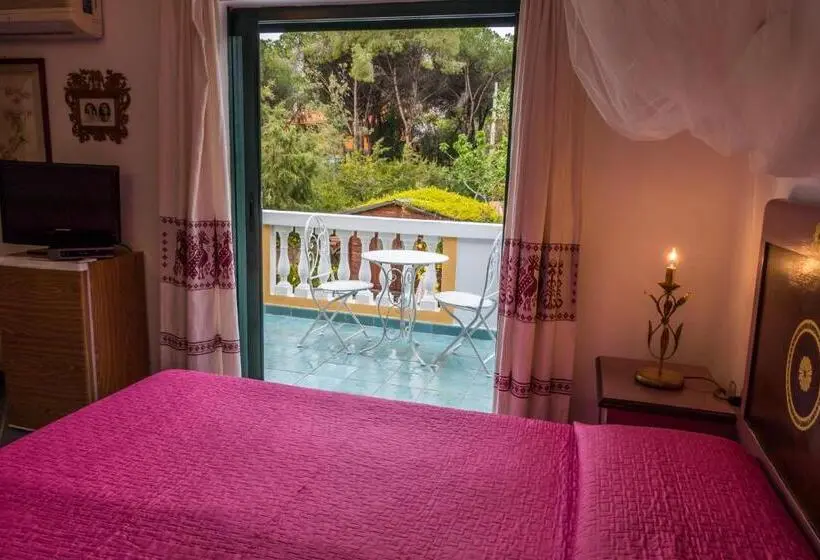キングサイズベッドのスタンダードルーム, B&b Giglio Di Mare