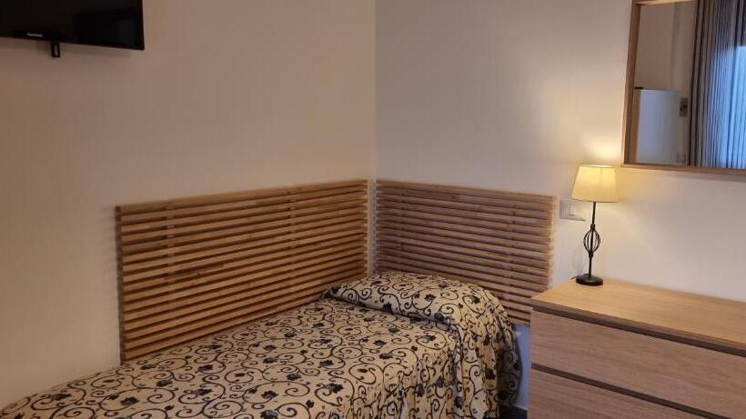 إستوديو قياسى, B&b Villa Refe