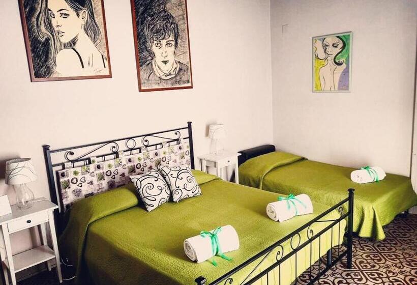 غرفة قياسية ثلاثية, Casa Elide